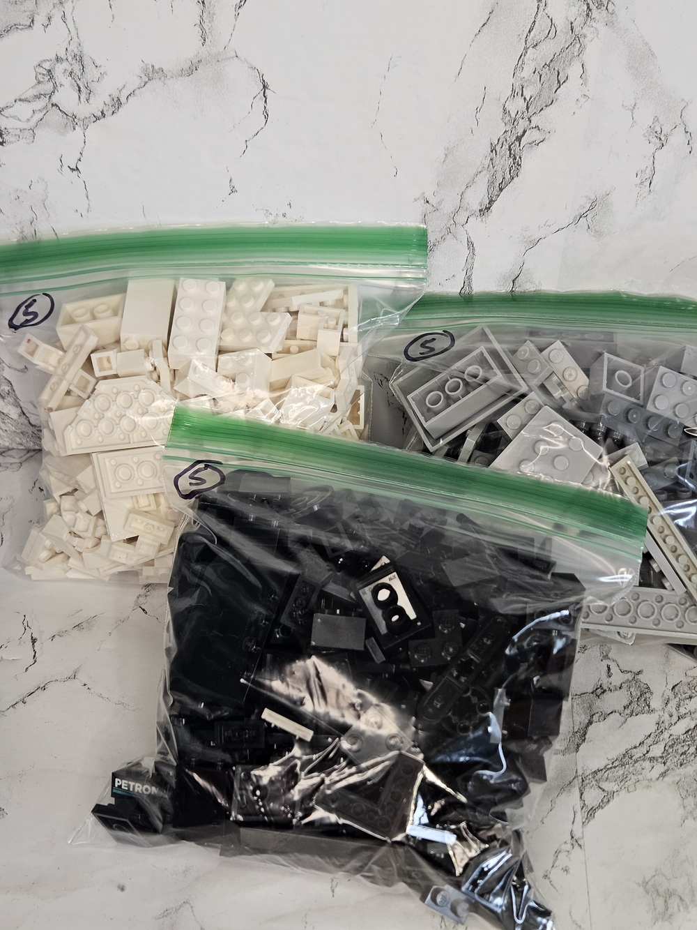 Lego White, Gray, and Black Mixed Building Pieces Lot N.5